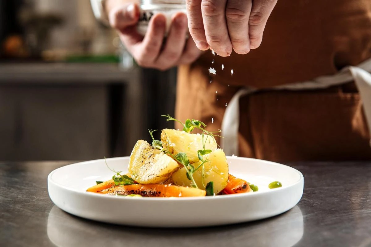 L'AVENUE - Cuisine française et pizzas à Paris